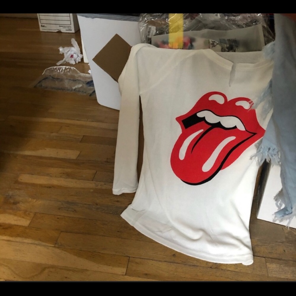 SOLD ๐Tee/Med - Picture 7 of 8